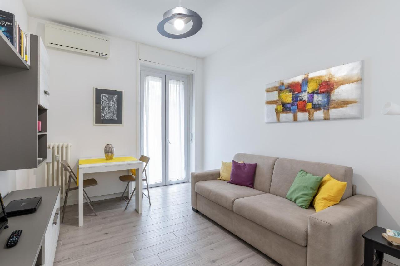 Piazza De Angeli M1 Comfortable Flat With Balcony มิลาน ภายนอก รูปภาพ